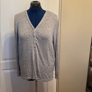Gray V-Neck Long Sleeve Top